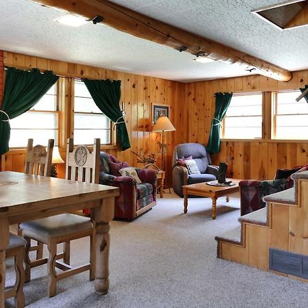 Готель Bill Cody Ranch Екстер'єр фото
