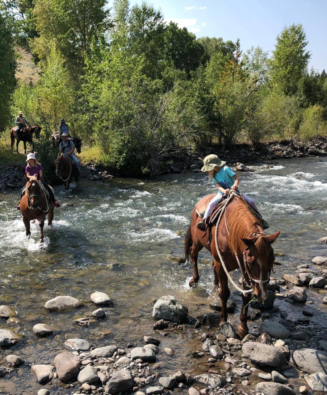 Готель Bill Cody Ranch Екстер'єр фото