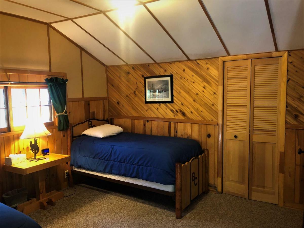Готель Bill Cody Ranch Екстер'єр фото